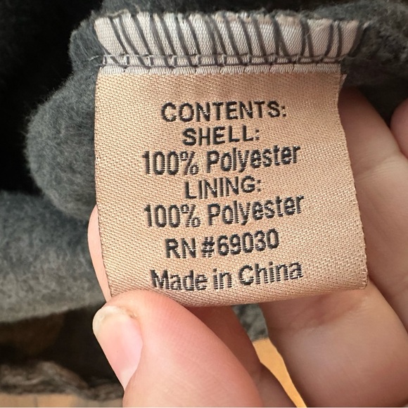 Women’s ALASKA Cold Storage Fleece Zip Vest | Small | Gray Heather, Cozy Sherpa - Picture 7 of 7